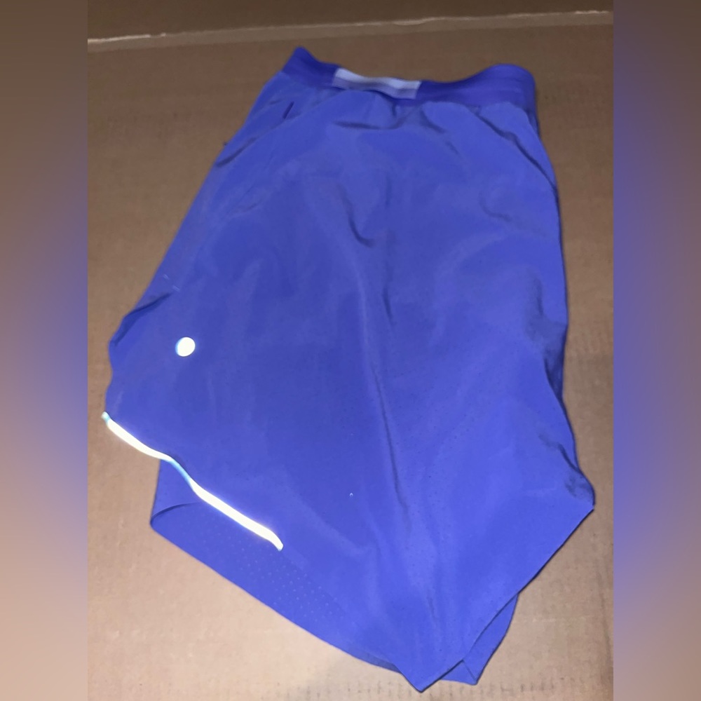 NWOT Mens Lined Lululemon Shorts
